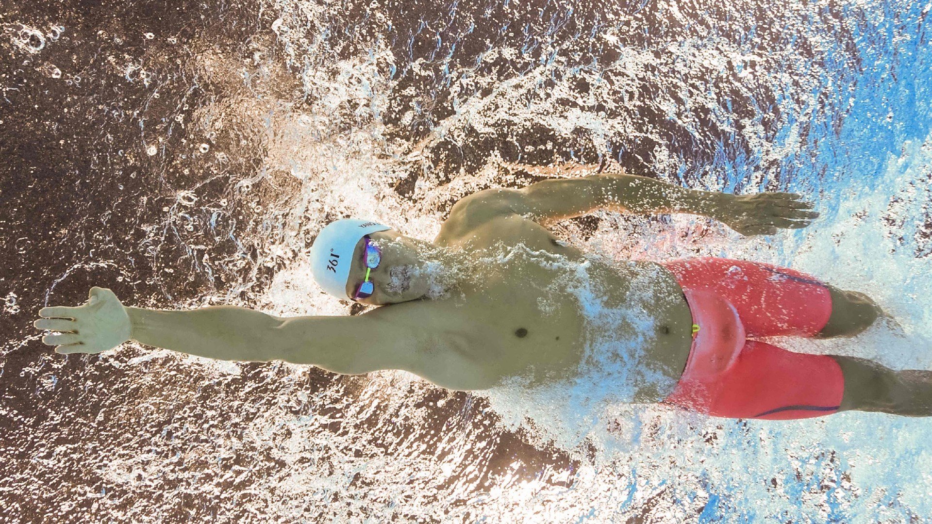 爱游戏中国官方登录入口网站-赛场舞台设计创新，转播效果获好评，比赛舞台背景